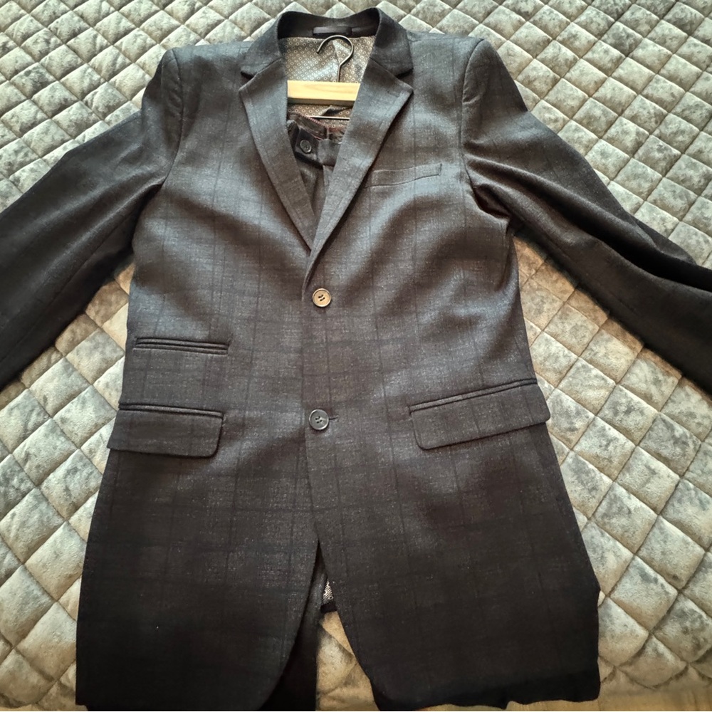 Classic Isaac Mizrahi Blue Plaid Boy’s Size 20 suit. Stylish and gently worn.